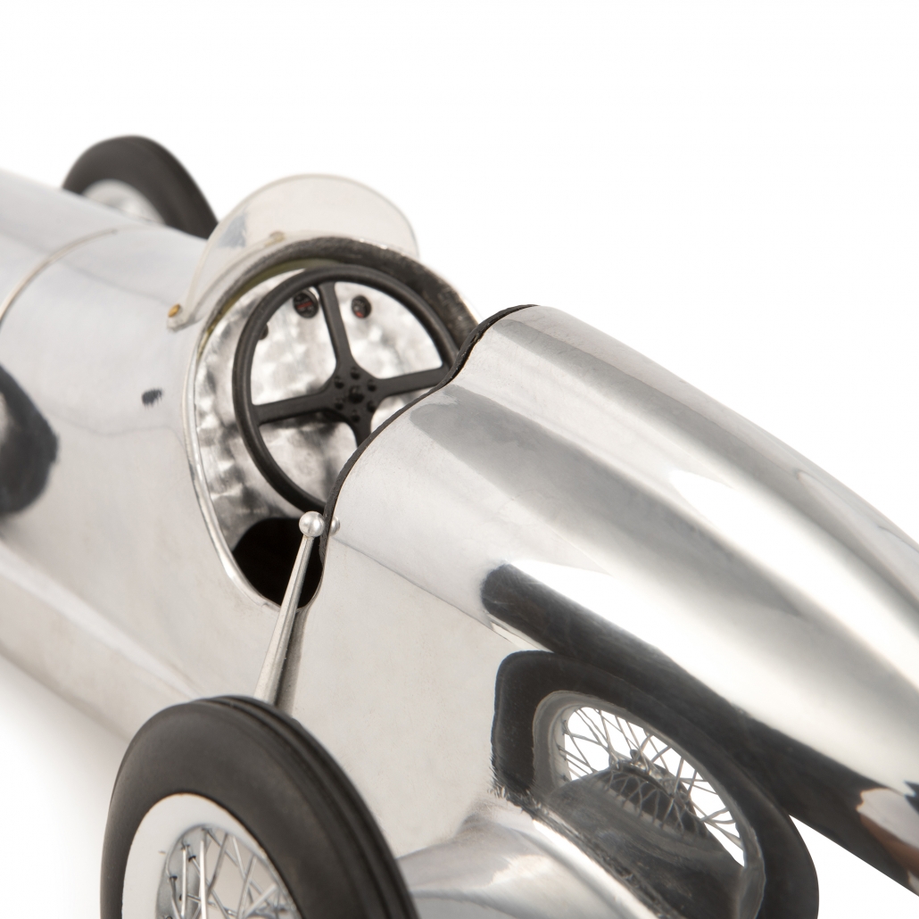 Модель автомобиля SILBERPFEIL Black Seat Authentic Models, стоимость 34 500 руб.  Фотография 7